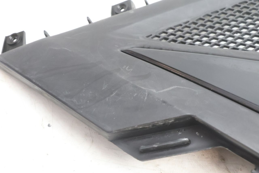 photo de TAPA BAJO ASIENTO DERECHO KYMCO SUPER 8 2T 50 (2007 - 2013) - Detalle de la pieza