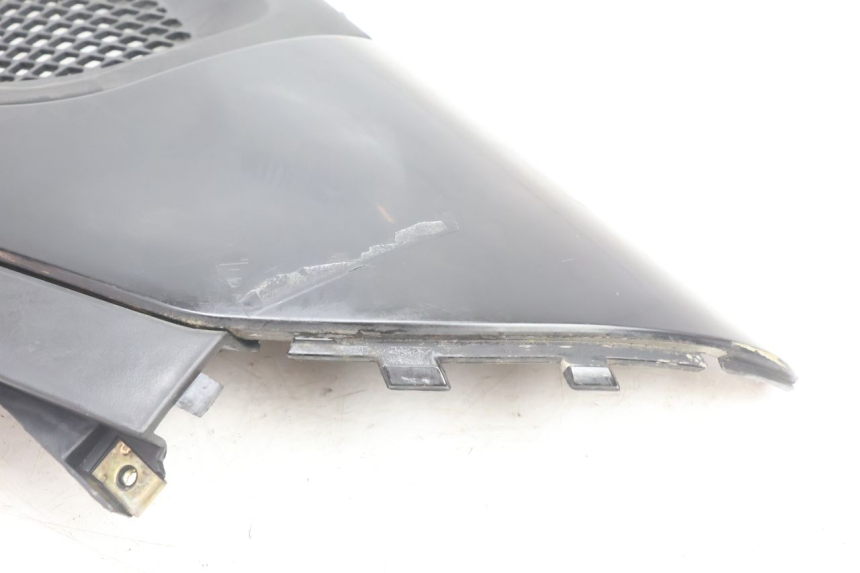 photo de TAPA BAJO ASIENTO DERECHO KYMCO SUPER 8 2T 50 (2007 - 2013) - Zoom estado de uso