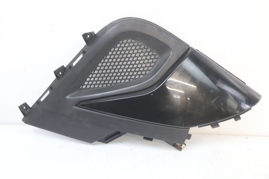 photo de TAPA BAJO ASIENTO DERECHO KYMCO SUPER 8 125 (2008 - 2015) - Detalle de la pieza