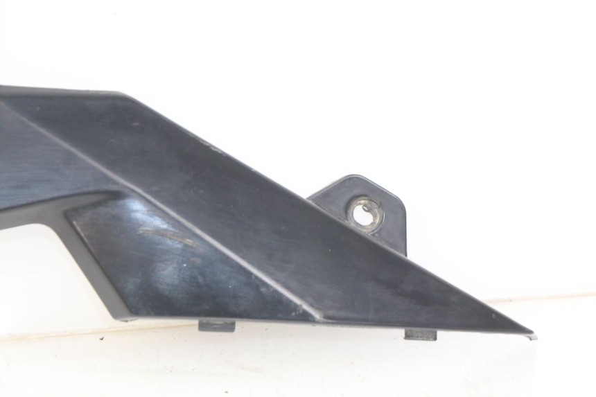 photo de TAPA BAJO EL ASIENTO DERECHO. APRILIA SX 50 (2011 - 2017) - Vista general del producto