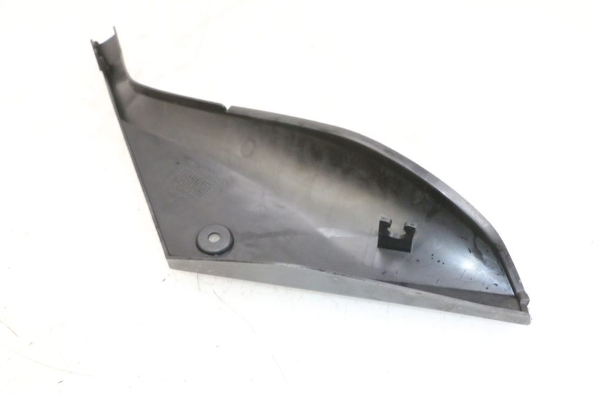 photo de TAPA BAJO ASIENTO DERECHO YAMAHA TZR 50 (2008 - 2016) - Zoom estado de uso
