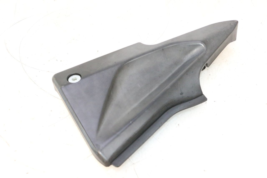 photo de TAPA BAJO ASIENTO DERECHO DAELIM VJ ROADWIN 125 (2004 - 2007) - Otra perspectiva