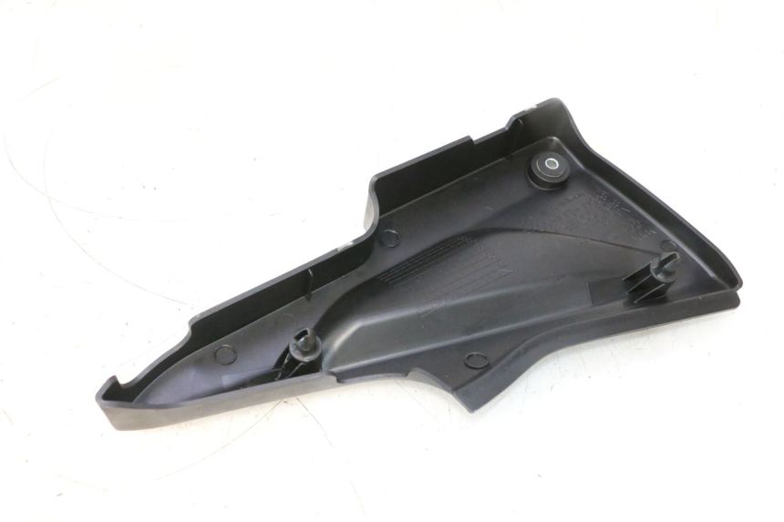 photo de TAPA BAJO ASIENTO DERECHO DAELIM VJ ROADWIN 125 (2004 - 2007) - Vista general del producto