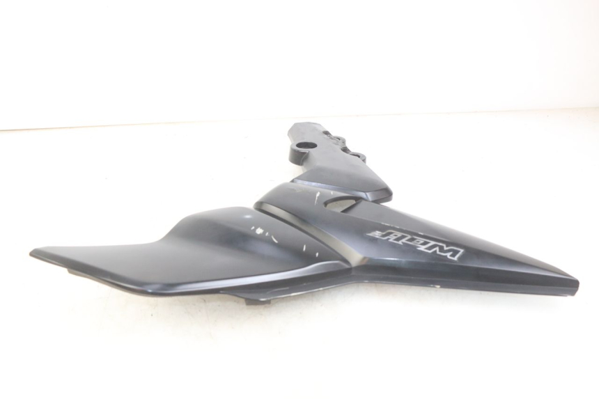 photo de TAPA BAJO EL ASIENTO DERECHO SYM WOLF SB 125 (2011 - 2018) - Vista general del producto