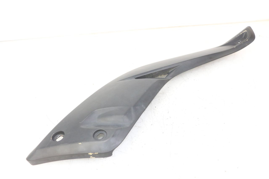 photo de TAPA BAJO ASIENTO DERECHO YAMAHA X-MAX XMAX ABS 250 (2010 - 2012) - Detalle de la pieza