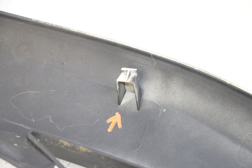 photo de TAPA BAJO ASIENTO DERECHO YAMAHA X-MAX XMAX ABS 250 (2010 - 2012) - Otra perspectiva