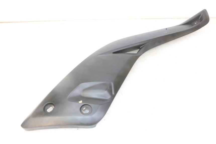photo de TAPA BAJO EL ASIENTO DERECHO YAMAHA X-MAX XMAX 125 (2010 - 2013) - Detalle de la pieza