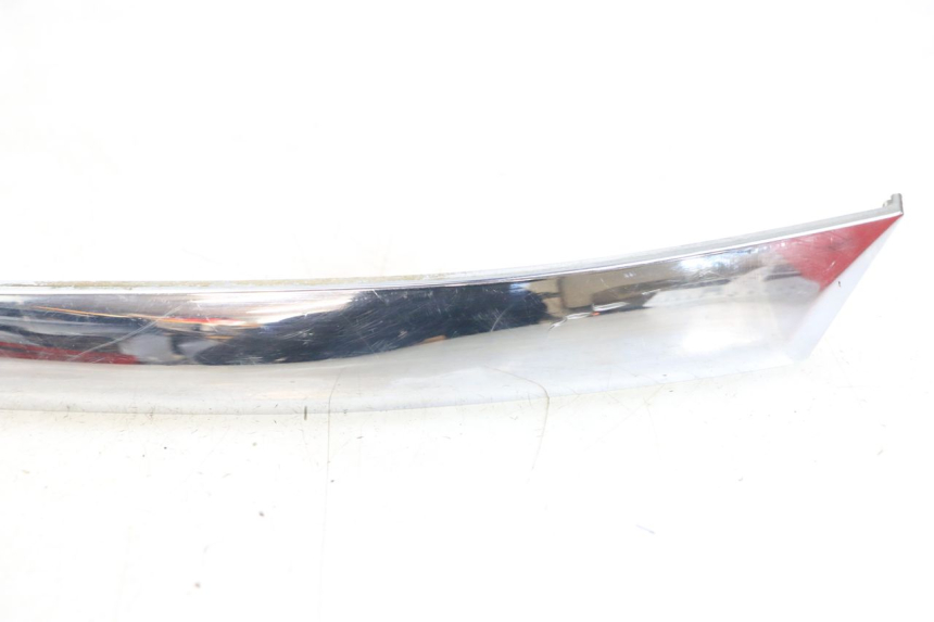 photo de TAPA DEBAJO DEL ASIENTO DERECHO PIAGGIO X8 125 (2004 - 2007) - Vista general del producto