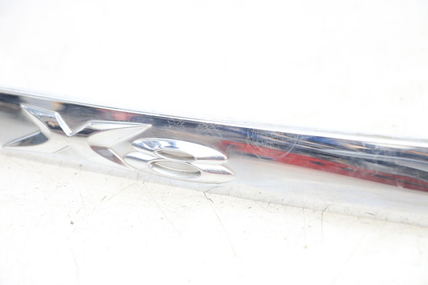 photo de TAPA DEBAJO DEL ASIENTO DERECHO PIAGGIO X8 125 (2004 - 2007) - Detalles de los puntos de fijación