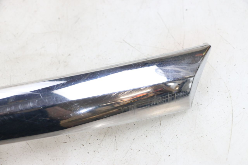 photo de TAPA BAJO EL ASIENTO DERECHO PIAGGIO XEVO - X EVO 125 (2007 - 2017) - Otra perspectiva