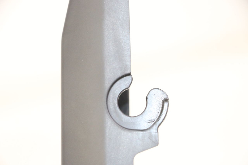 photo de TAPA BAJO ASIENTO DERECHO YAMAHA XJ6 ABS 600 (2008 - 2016) - Detalle de la pieza