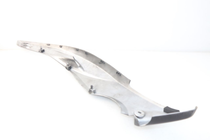 photo de TAPA BAJO EL ASIENTO DERECHO YAMAHA XP T-MAX TMAX ABS 500 (2004 - 2007) - Otra perspectiva