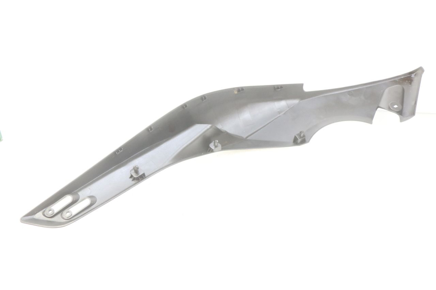 photo de TAPA BAJO EL ASIENTO DERECHO YAMAHA XP T-MAX TMAX ABS 500 (2004 - 2007) - Vista general del producto