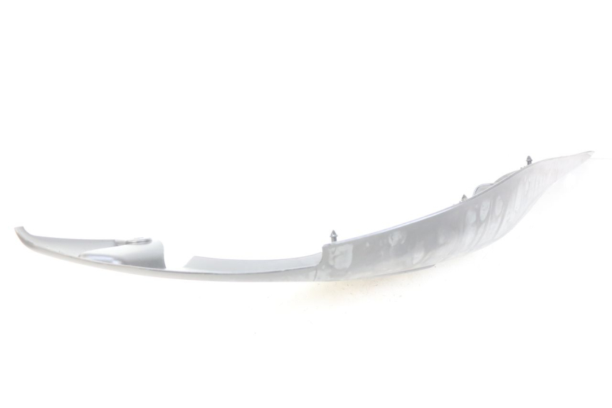 photo de TAPA BAJO EL ASIENTO DERECHO YAMAHA XP T-MAX TMAX ABS 500 (2004 - 2007) - Detalles de los puntos de fijación