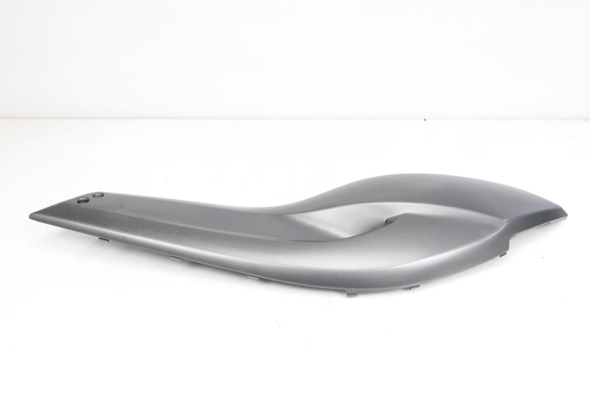 photo de TAPA BAJO ASIENTO DERECHO YAMAHA XP T-MAX TMAX 500 (2008 - 2012) - Detalle de la pieza