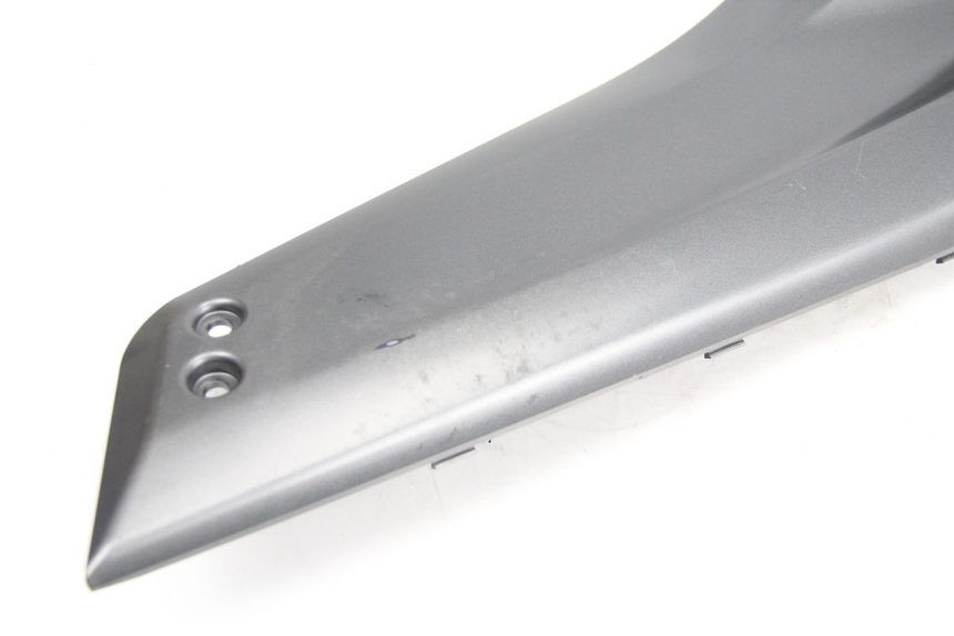 photo de TAPA BAJO ASIENTO DERECHO YAMAHA XP T-MAX TMAX 500 (2008 - 2012) - Zoom estado de uso