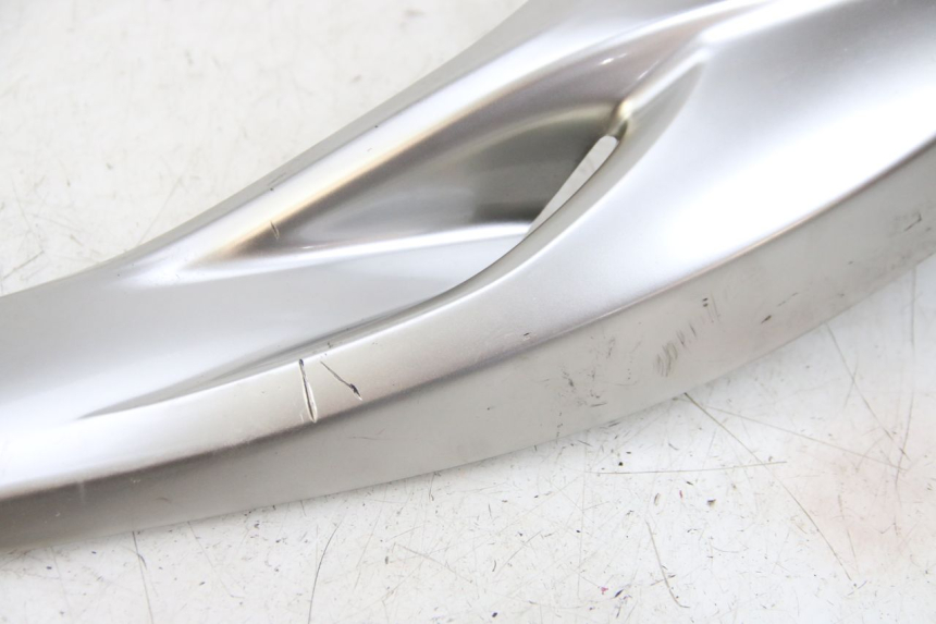 photo de TAPA BAJO ASIENTO DERECHO YAMAHA XP T-MAX TMAX 500 (2004 - 2007) - Detalle de la pieza