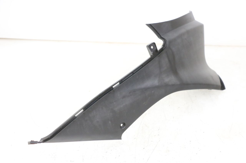photo de TAPA BAJO ASIENTO DERECHO YAMAHA NEO'S NEOS 2T EASY 50 (2013 - 2016) - Primer plano técnico