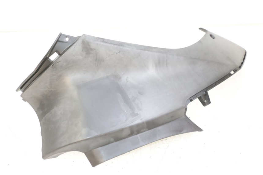 photo de TAPA BAJO ASIENTO DERECHO YAMAHA NEOS NEO'S 4T 50 (2008 - 2016) - Otra perspectiva