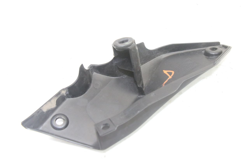 photo de TAPA BAJO ASIENTO DERECHO YAMAHA TRACER 7 700 (2020 - 2024) - Zoom estado de uso