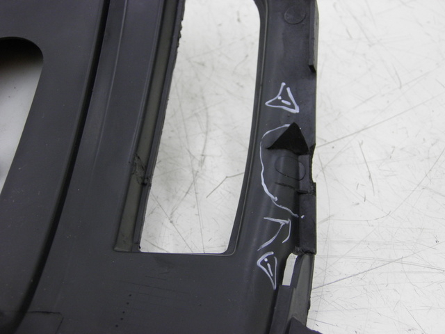 photo de TAPA BAJO ASIENTO DERECHO YAMASAKI YM50QT-N3 RETRO 50 (2012 - 2014) - Otra vista del artículo