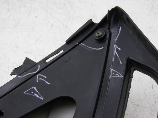 photo de TAPA BAJO ASIENTO DERECHO YAMASAKI YM50QT-N3 RETRO 50 (2012 - 2014) - Zoom estado de uso