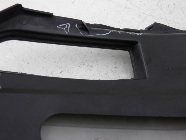 photo de TAPA BAJO ASIENTO DERECHO YAMASAKI YM50QT-N3 RETRO 50 (2012 - 2014) - Vista general del producto