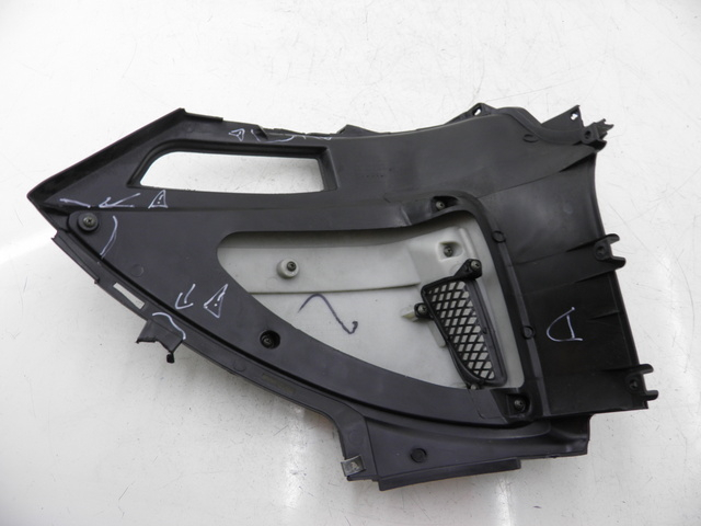 photo de TAPA BAJO ASIENTO DERECHO YAMASAKI YM50QT-N3 RETRO 50 (2012 - 2014) - Estado de la superficie y material