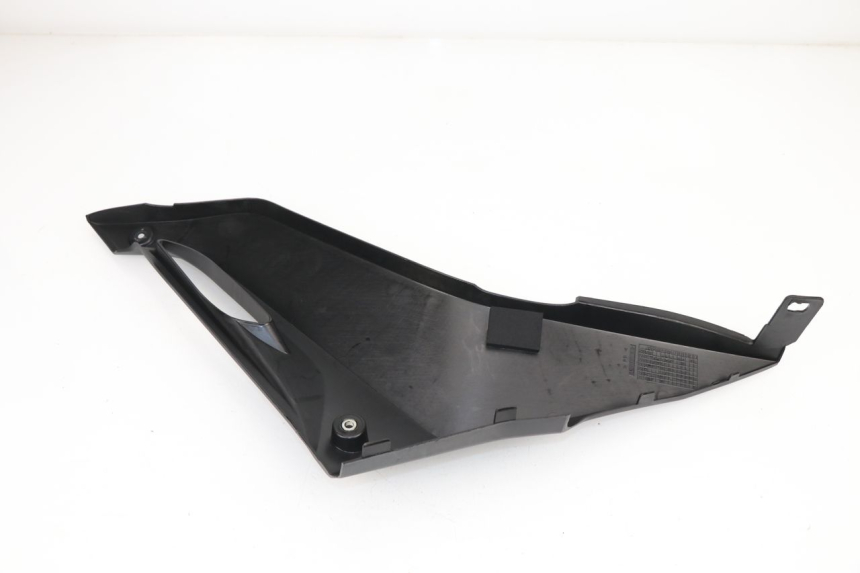 photo de TAPA BAJO ASIENTO DERECHO YAMAHA YZF R 125 (2008 - 2013) - Otra perspectiva