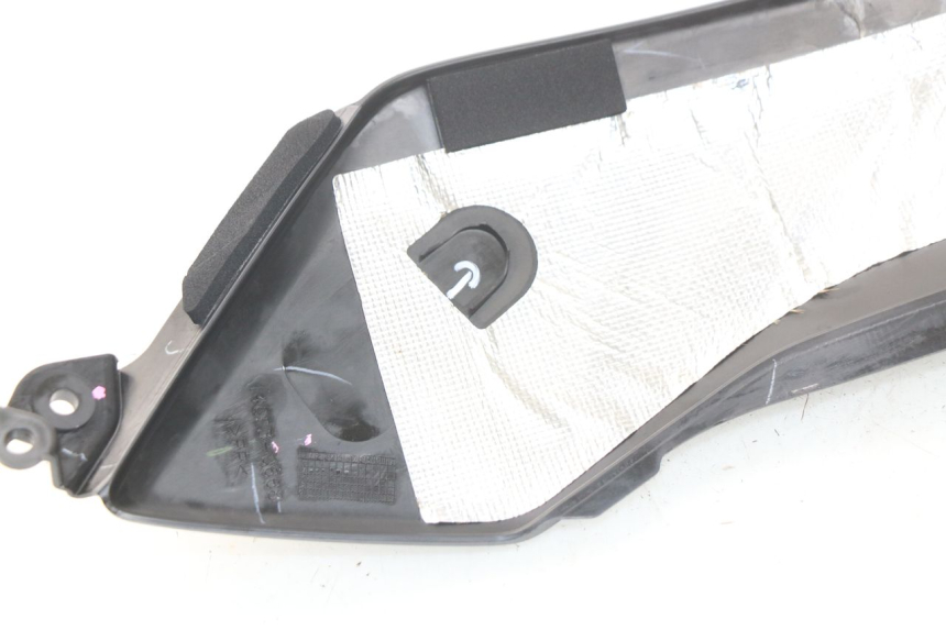 photo de TAPA BAJO ASIENTO DERECHO KAWASAKI Z Z900 900 (2017 - 2019) - Zoom estado de uso