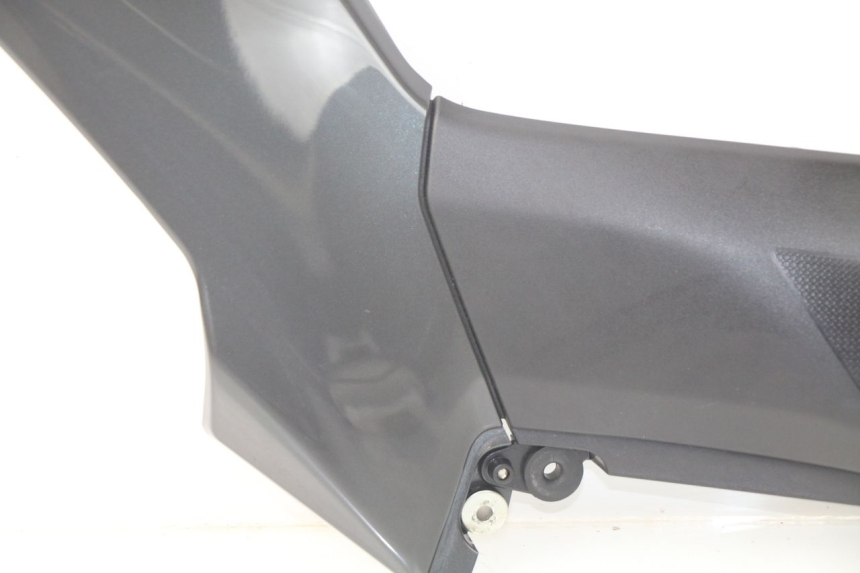 photo de TAPA BAJO ASIENTO DERECHO KAWASAKI Z Z900 900 (2017 - 2019) - Detalles de los puntos de fijación