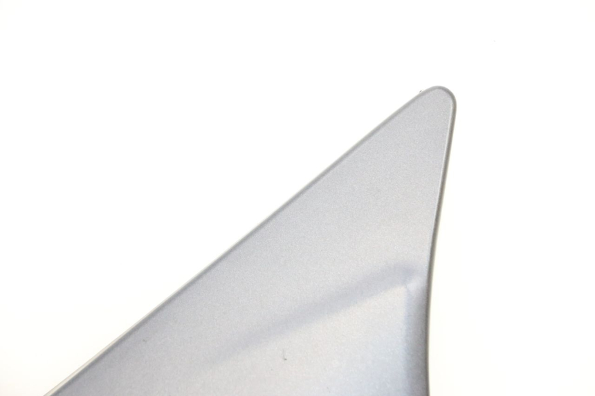 photo de TAPA BAJO ASIENTO DERECHO KAWASAKI ZR 7 750 (1999 - 2004) - Enfoque en la estructura