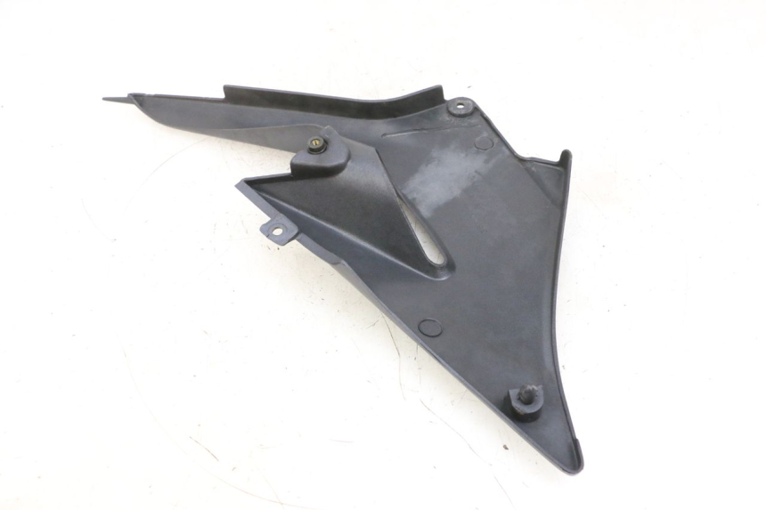 photo de TAPA BAJO ASIENTO DERECHO KAWASAKI ZR 7 750 (1999 - 2004) - Estado de la superficie y material