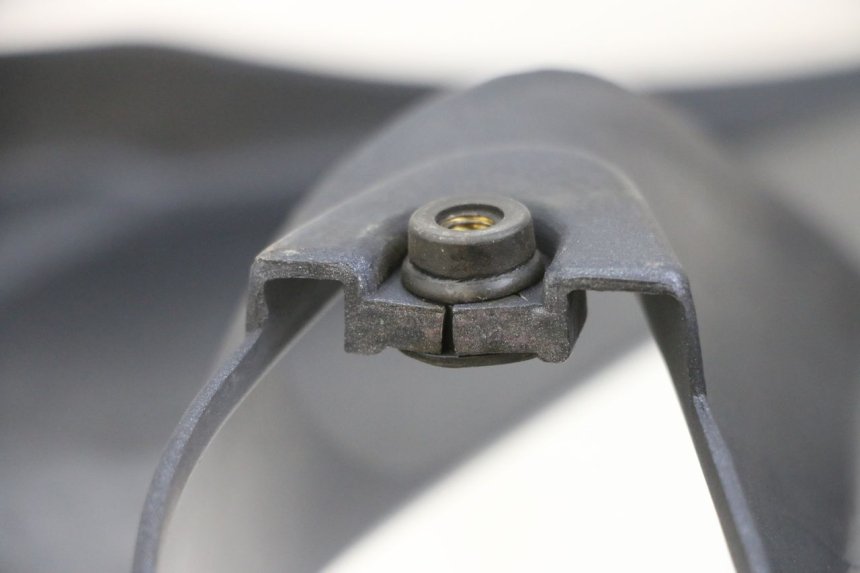 photo de TAPA BAJO ASIENTO DERECHO KAWASAKI ZR 7 750 (1999 - 2004) - Marcados y referencias originales