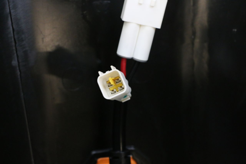 photo de TAPA BAJO ASIENTO SEGWAY NINEBOT E125S 1 (2022 - 2026) - Primer plano técnico