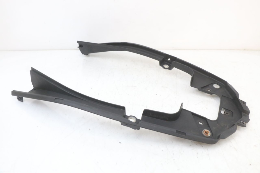 photo de TAPA BAJO ASIENTO LONGJIA EASY MAX 125 (2020 - 2024) - Detalle de la pieza