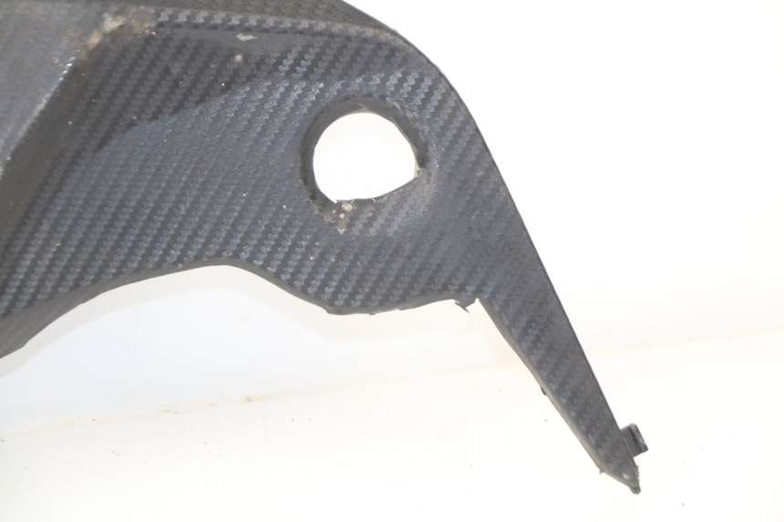 photo de TAPA BAJO ASIENTO KAWASAKI ER-6 ER6 N 650 (2009 - 2011) - Primer plano técnico