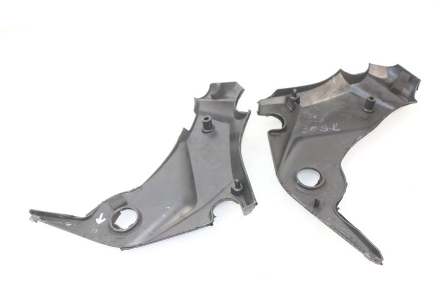 photo de TAPA BAJO ASIENTO KAWASAKI ER-6 ER6 N 650 (2009 - 2011) - Marcados y referencias originales