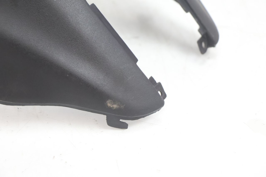 photo de TAPA BAJO ASIENTO KEEWAY F-ACT NAKED 50 (2009 - 2014) - Primer plano técnico