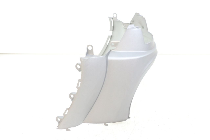 photo de TAPA DEBAJO DEL ASIENTO SYM FIDDLE 3 III 125 (2014 - 2020) - Primer plano técnico