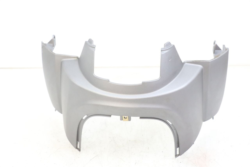 photo de TAPA DEBAJO DEL ASIENTO SYM FIDDLE 3 III 125 (2014 - 2020) - Vista general del producto