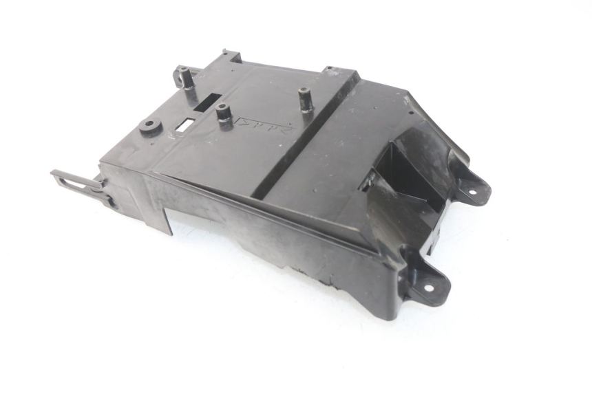 photo de TAPA BAJO ASIENTO YAMAHA FJR ABS 1300 (2006 - 2012) - Detalle de la pieza