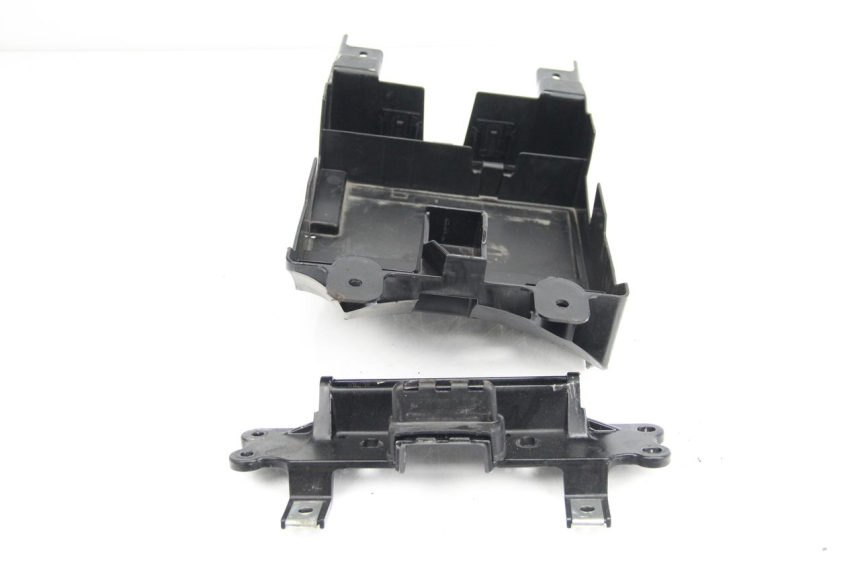 photo de TAPA BAJO ASIENTO YAMAHA FJR ABS 1300 (2006 - 2012) - Detalle de la pieza