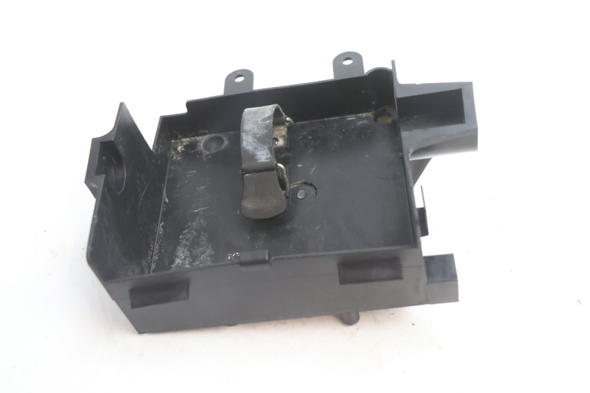 photo de TAPA BAJO ASIENTO YAMAHA FJR 1300 (2001 - 2005) - Zoom estado de uso