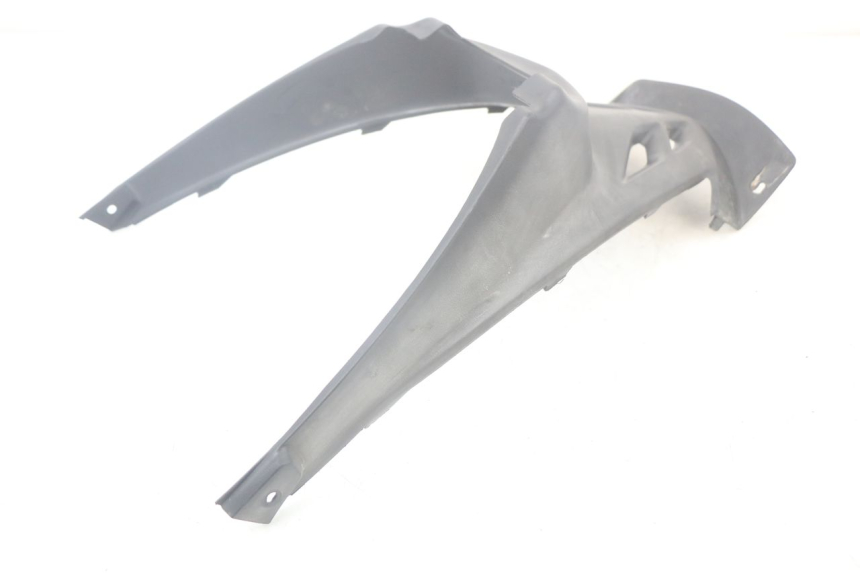 photo de TAPA DEBAJO DEL ASIENTO MBK FLAME X 125 (2004 - 2007) - Primer plano técnico