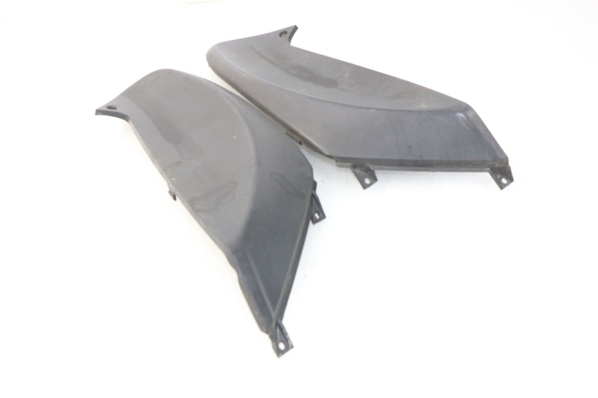 photo de TAPA BAJO EL ASIENTO PIAGGIO FLY 2T 50 (2004 - 2017) - Zoom estado de uso