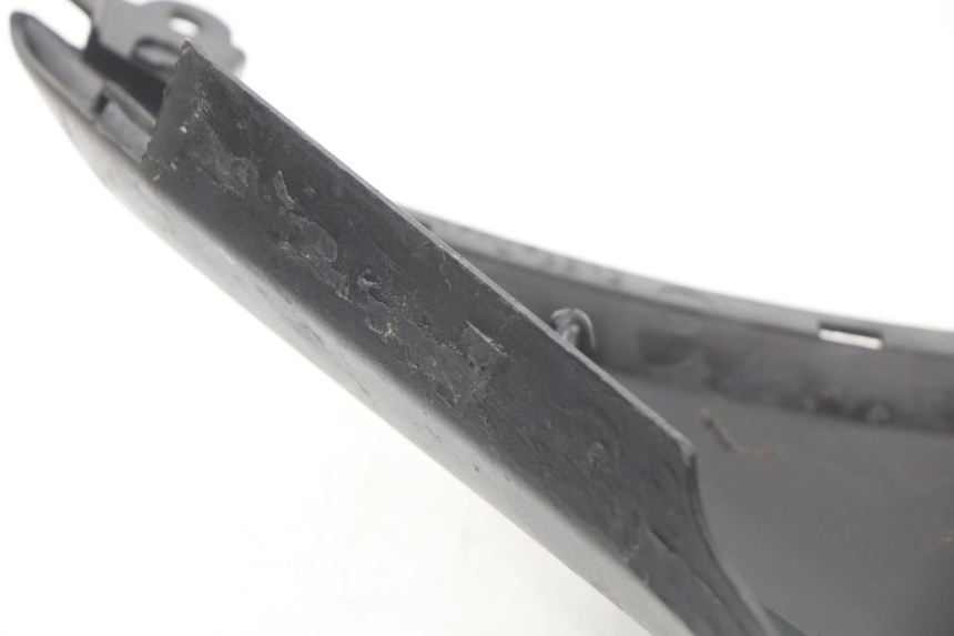 photo de TAPA BAJO ASIENTO IZQUIERDA YAMAHA AEROX NAKED 2T 50 (2013 - 2017) - Otra perspectiva