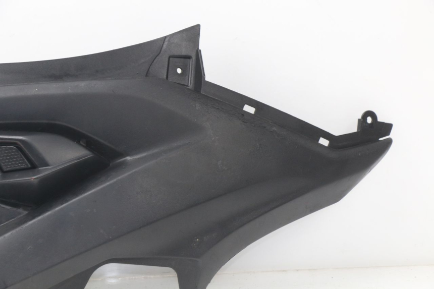 photo de TAPA BAJO ASIENTO IZQUIERDA YAMAHA AEROX NAKED 2T 50 (2013 - 2017) - Recambio usado revisado
