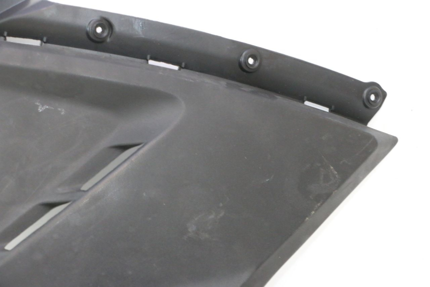 photo de TAPA BAJO ASIENTO IZQUIERDA KYMCO AGILITY CITY 16P 125 (2015 - 2024) - Detalle de la pieza