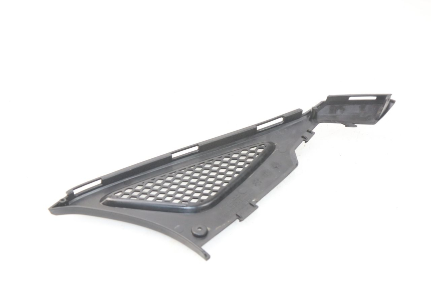 photo de TAPA BAJO ASIENTO IZQUIERDA KYMCO AGILITY RS 2T 50 (2009 - 2013) - Otra perspectiva